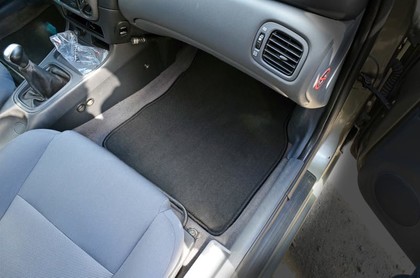 Коврики на Nissan Almera II (N16) 2000 - 2006 в Симферополе