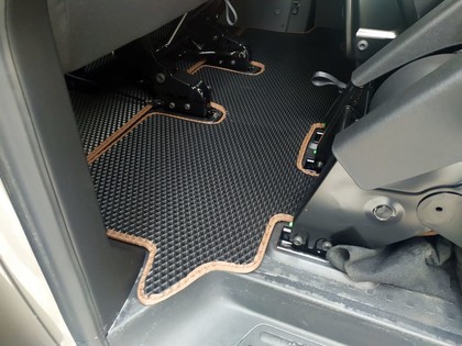 Коврики на Volkswagen Caravelle (T6) 2015 - 2019 в Симферополе