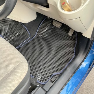 Ворсовые коврики на Toyota Sienta II 2015 - 2022 в Симферополе
