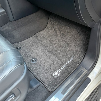 Коврики на Toyota Land Cruiser 200 2007 - 2021 в Симферополе