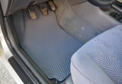EVA коврики на Toyota Avensis I 1997 - 2002 в Симферополе