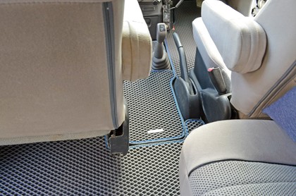 Коврики на Mitsubishi Delica 4 1994 - 2007 в Симферополе