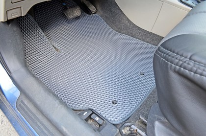 Коврики на Toyota Yaris II 2005 - 2011 в Симферополе