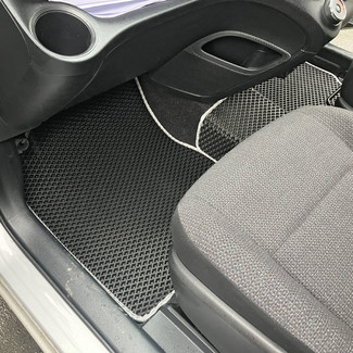 Ворсовые коврики на Toyota Sienta II 2015 - 2022 в Симферополе