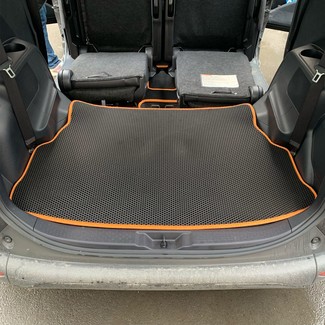 Ворсовые коврики на Toyota Sienta II 2015 - 2022 в Симферополе