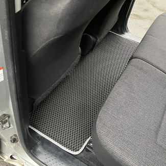 Ворсовые коврики на Toyota Sienta II 2015 - 2022 в Симферополе