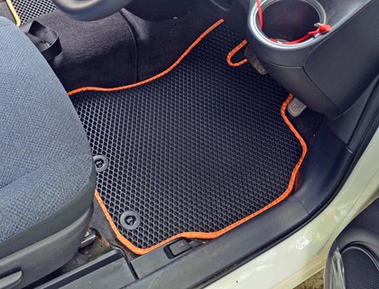Ворсовые коврики на Toyota Sienta II 2015 - 2022 в Симферополе