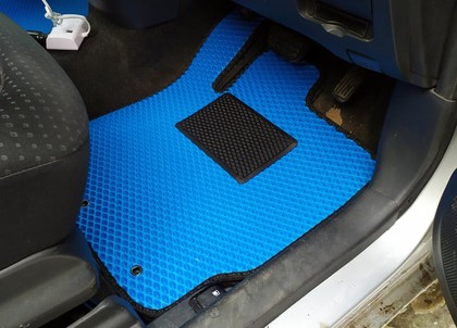 Коврики на Toyota Ractis I 2005 - 2010 в Симферополе