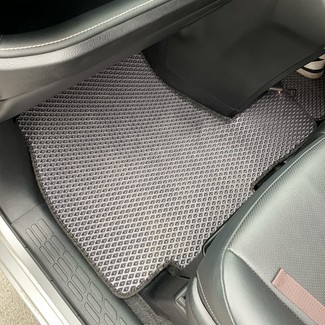 Коврики на Toyota Voxy (R80) 2014 - 2021 в Симферополе